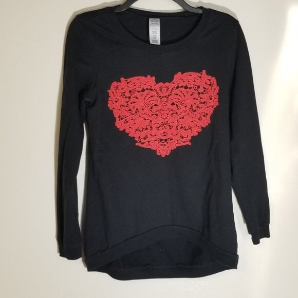 Stylish Black Longsleeve Tee with Red Heart Design - Picture 2 of 8